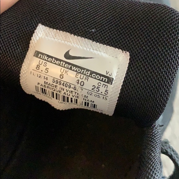 Too small - Picture 2 of 5